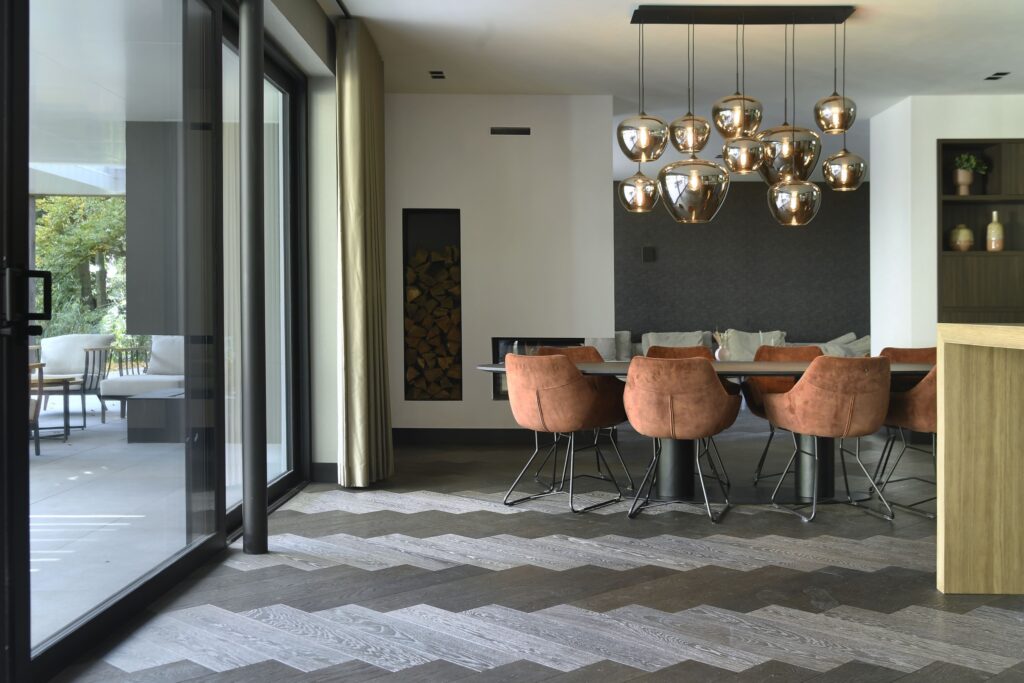 Eikenhouten vloer, houten vloer, pvc vloer, eiken vloer, vloer eikenhout, eiken houten vloer, licht eiken, eiken parketvloer, De Paal Parket