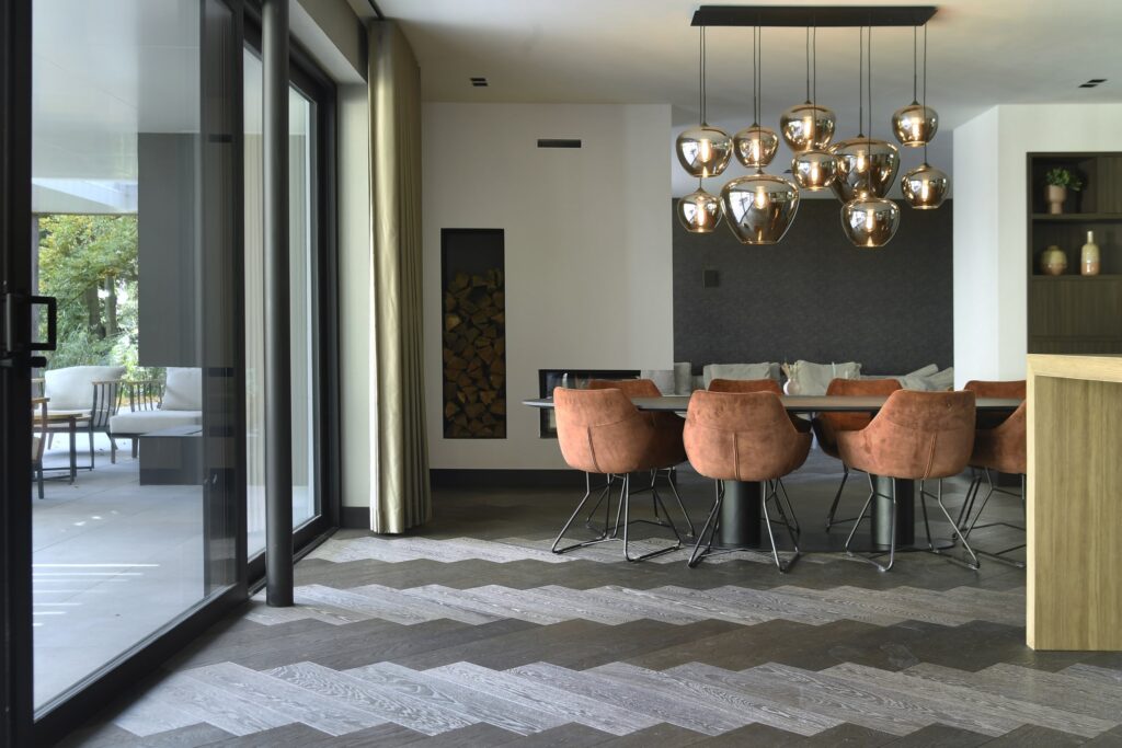 Houten vloer laten leggen, houten vloer, vloer laten leggen, vloeren leggen, parketvloer leggen, vloer kopen en laten leggen, De Paal Parket