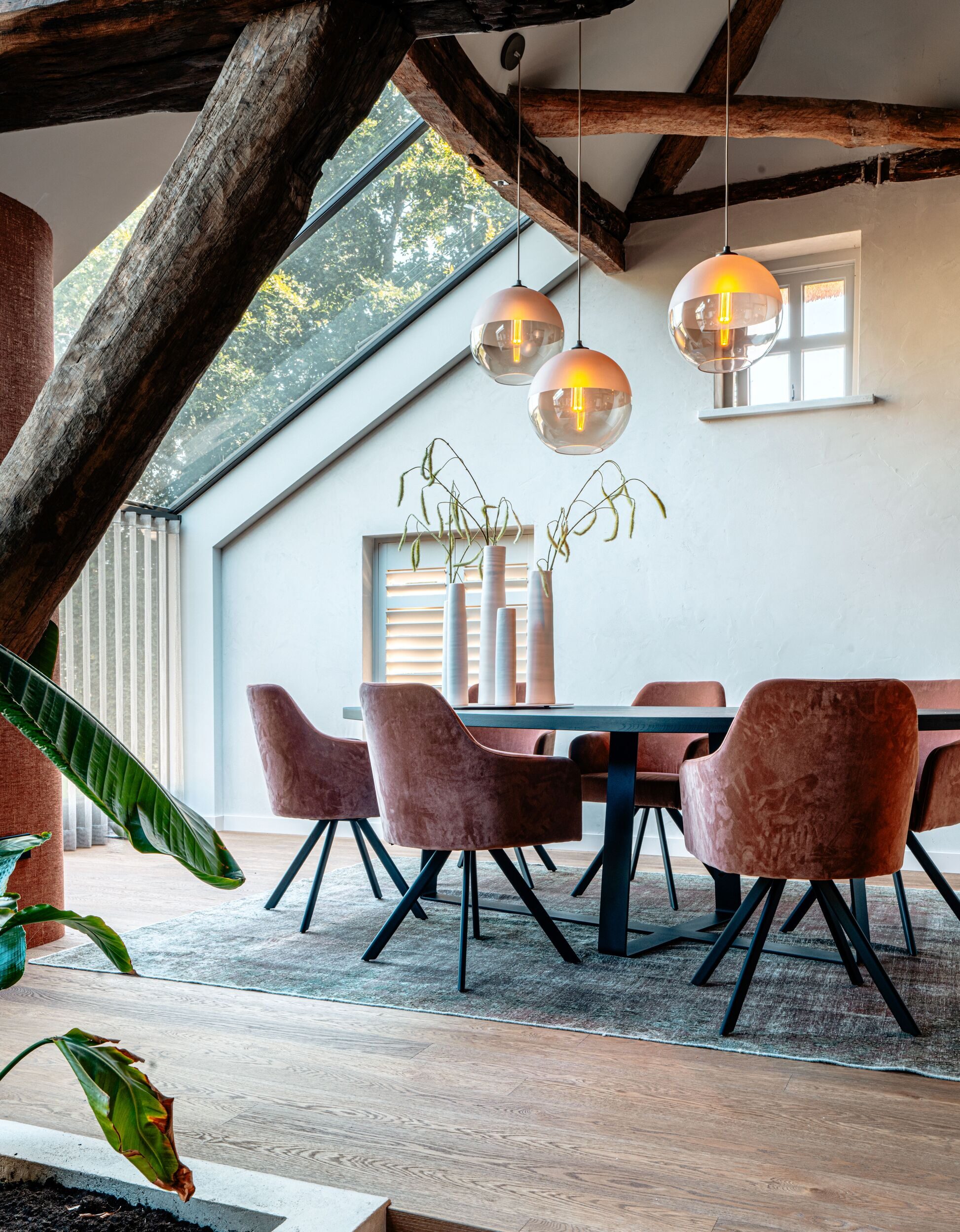 Industrieel interieur, houten vloer, warm interieur, visgraatvloer, weense punt vloer, rechte planken, De Paal Parket