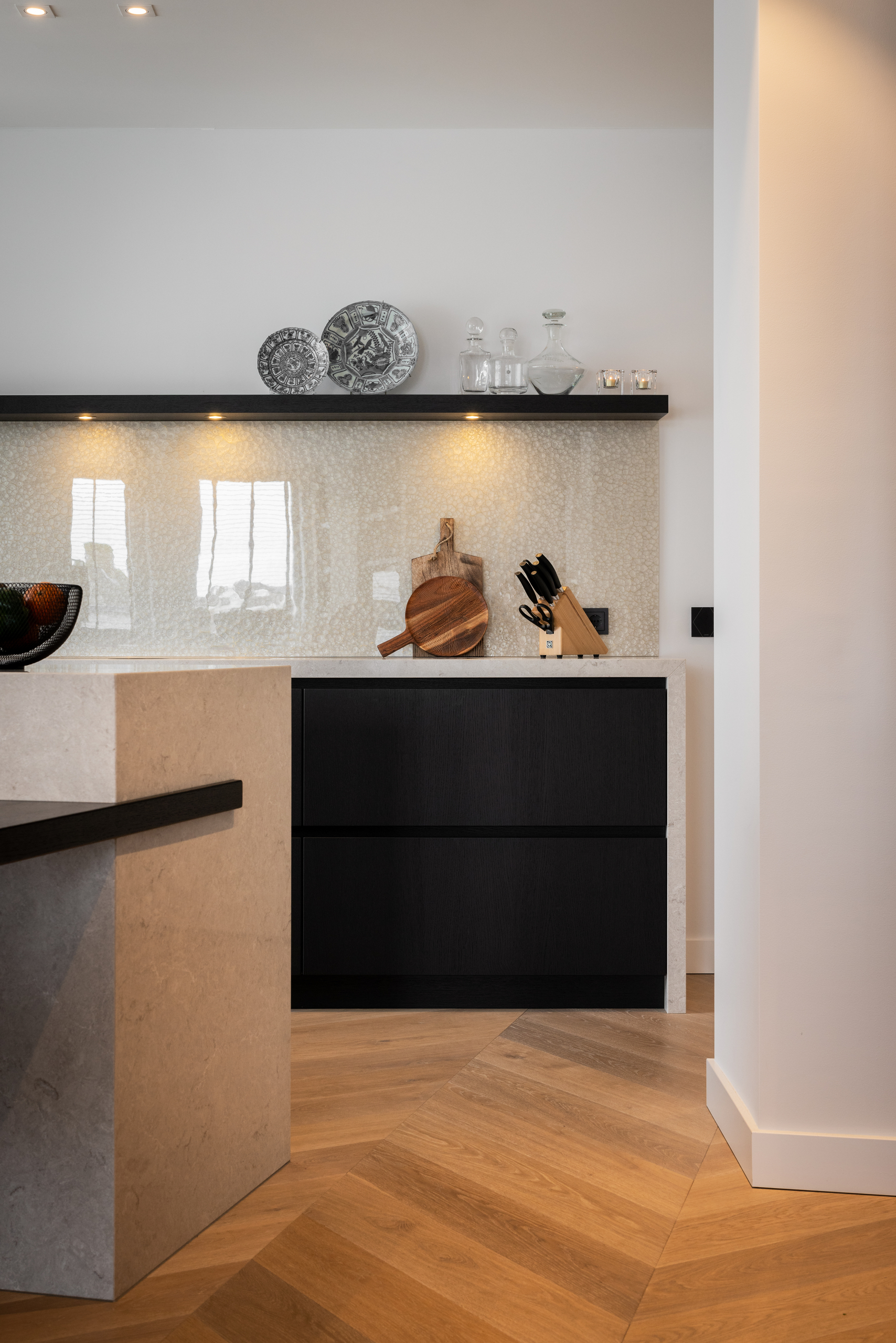 Industrieel interieur, houten vloer, warm interieur, visgraatvloer, weense punt vloer, rechte planken, De Paal Parket