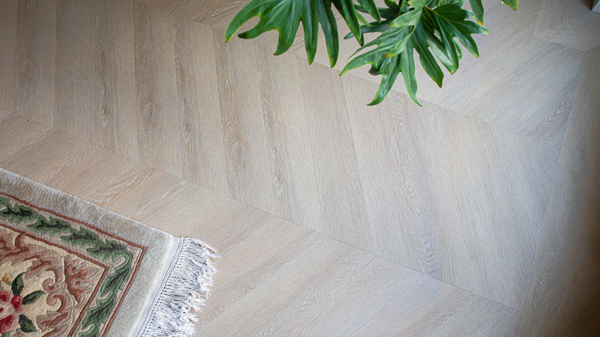 Houten vloer jaren 30 woning, visgraat vloer jaren 30, Hongaarse punt vloer karakteristieke woning, PVC houtlook jaren 30 interieur, De Paal Parket