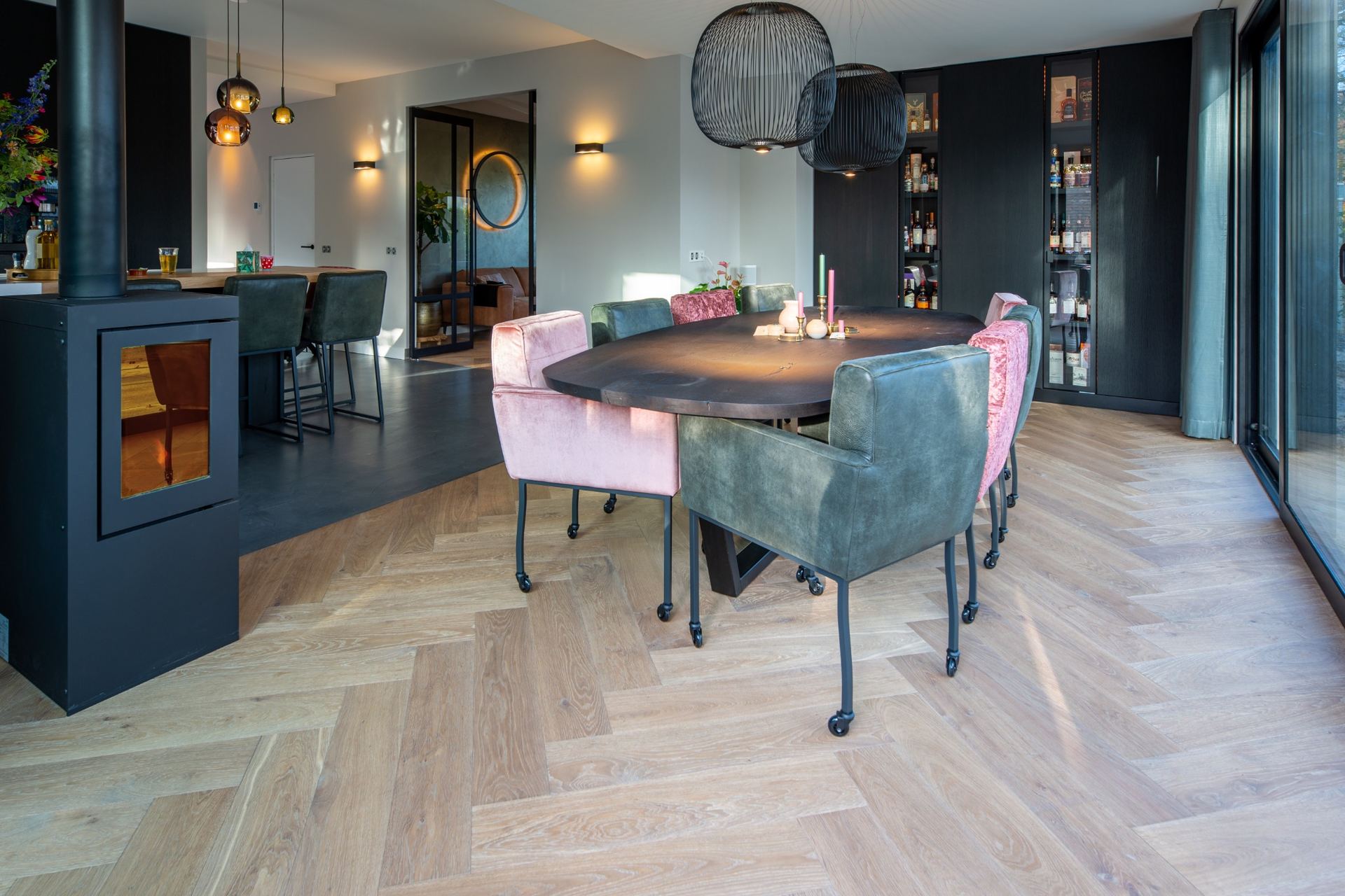Licht eiken vloer, naturel eiken vloer, eikenhouten vloer, multiplank eiken, kleur houten vloer, plankbreedte eiken vloer, De Paal Parket