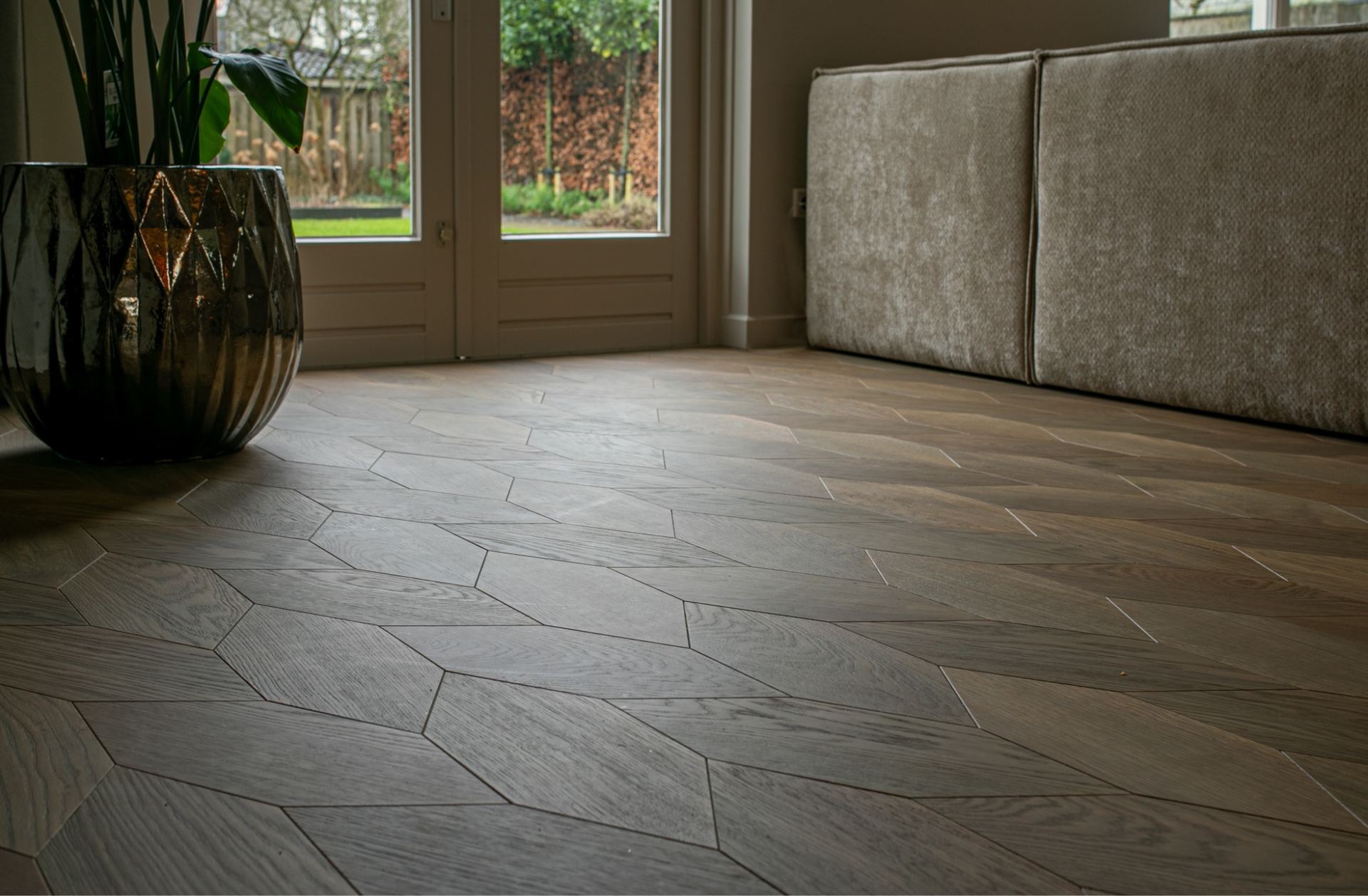 Licht eiken vloer, naturel eiken vloer, eikenhouten vloer, multiplank eiken, kleur houten vloer, plankbreedte eiken vloer, De Paal Parket