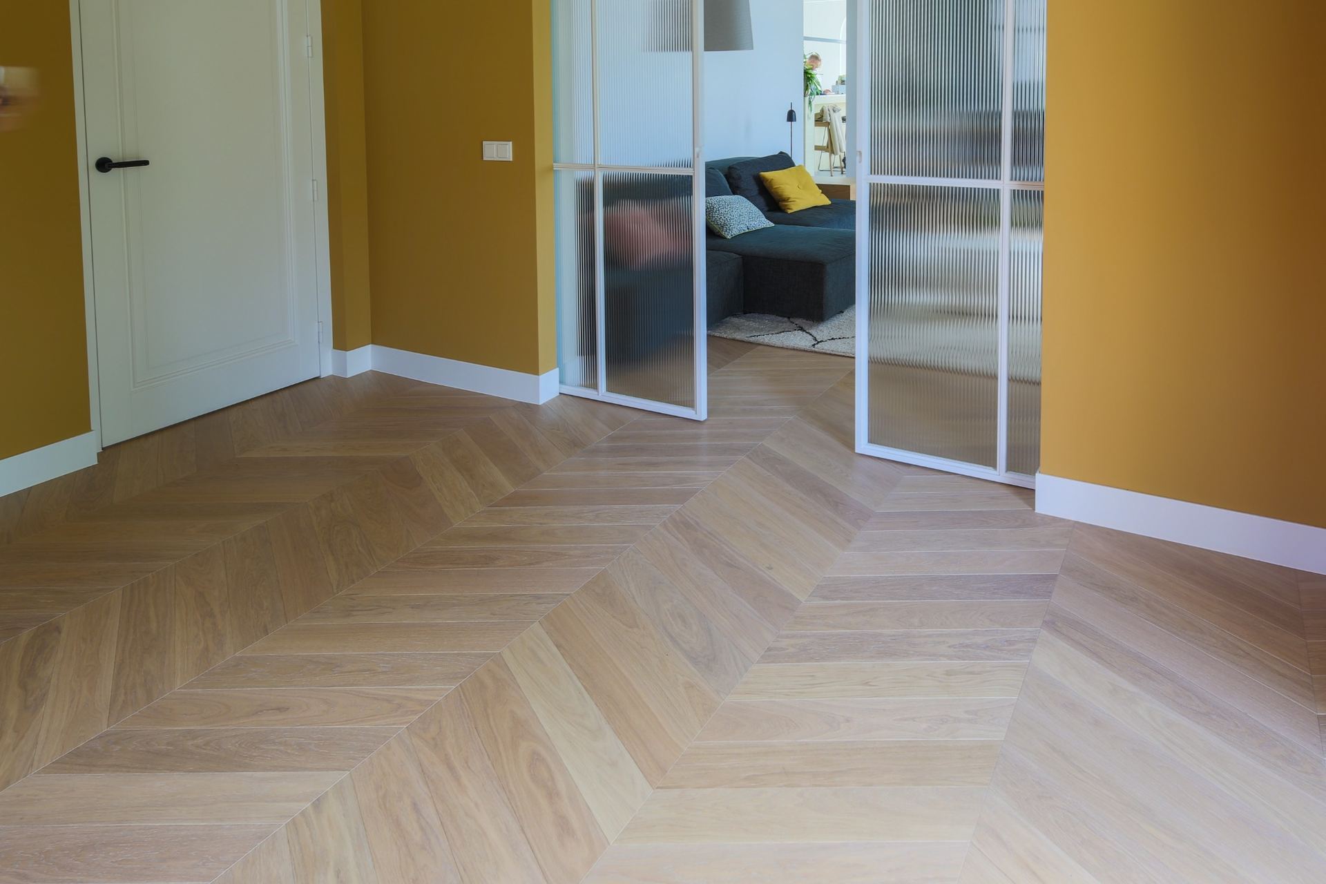 Licht eiken vloer, naturel eiken vloer, eikenhouten vloer, multiplank eiken, kleur houten vloer, plankbreedte eiken vloer, De Paal Parket