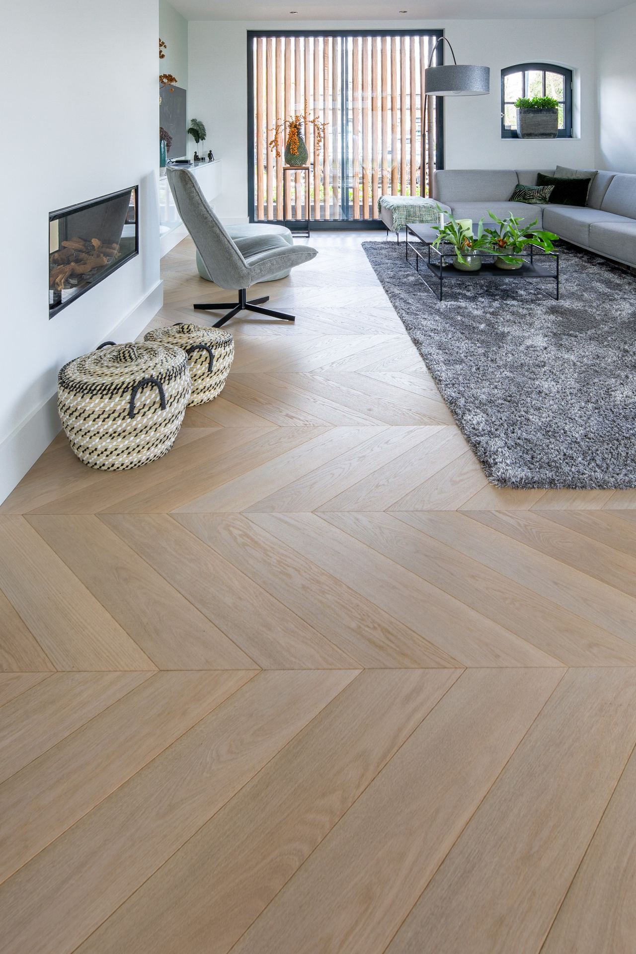 Licht eiken vloer, naturel eiken vloer, eikenhouten vloer, multiplank eiken, kleur houten vloer, plankbreedte eiken vloer, De Paal Parket