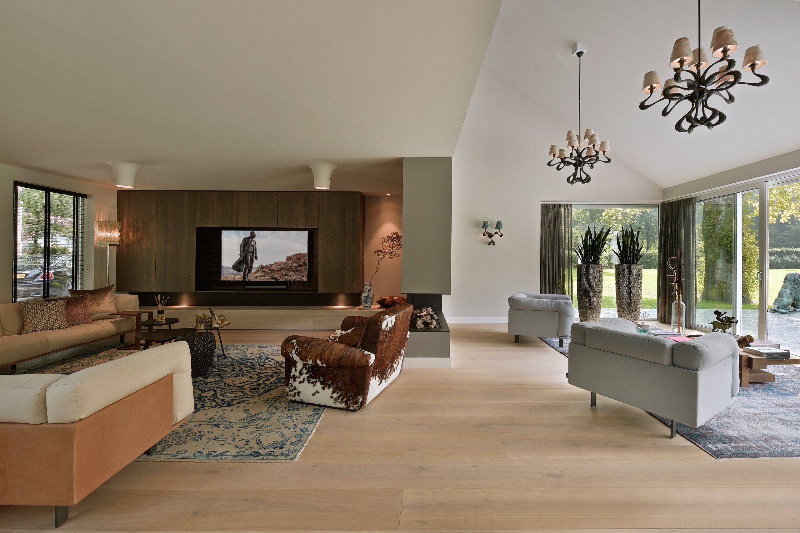 Massief houten vloer, multiplank vloer, massief eiken vloer, rechte planken eiken, houten vloer op maat, De Paal Parket