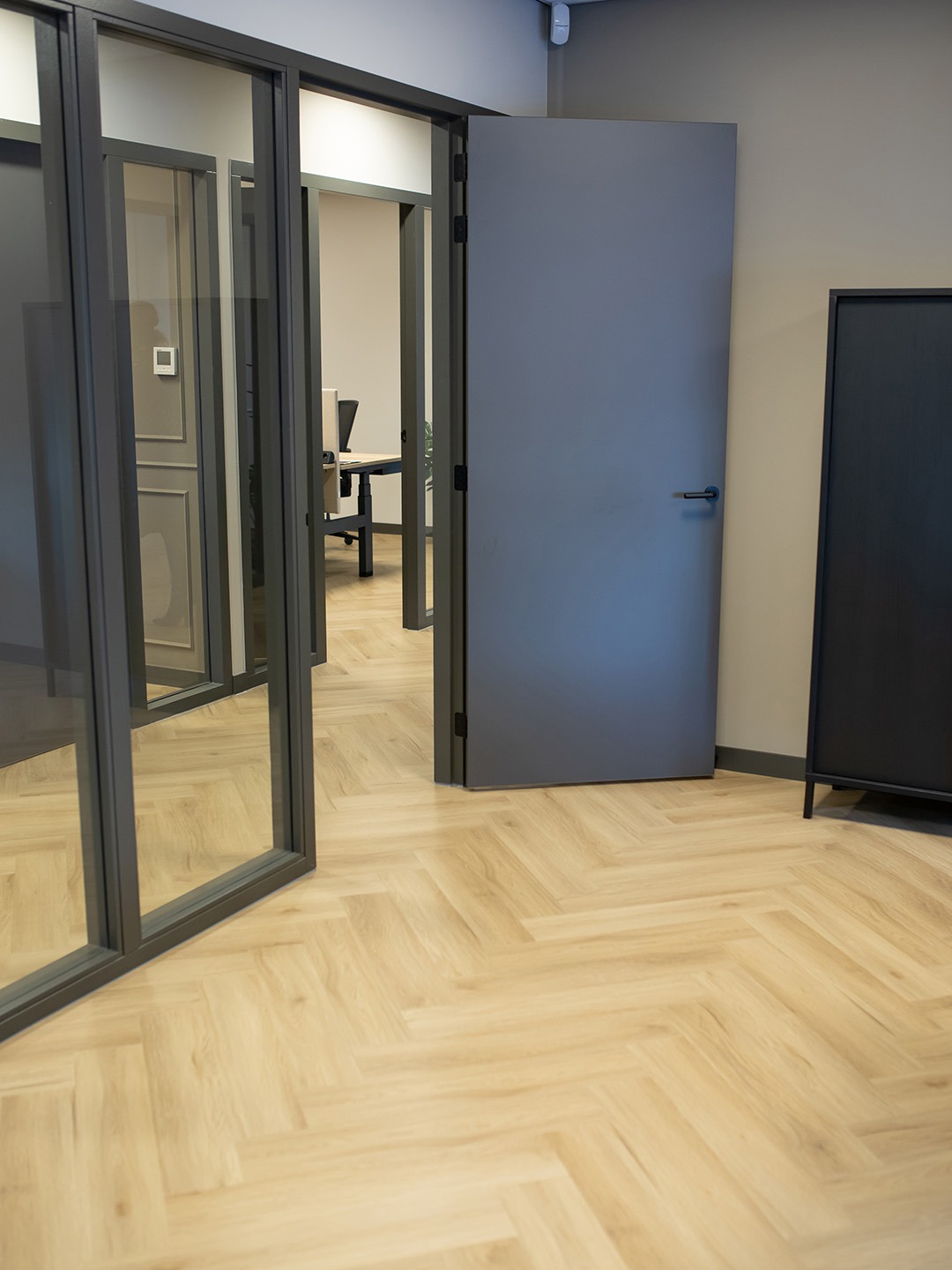 Modern kantoorpand - PVC Vloeren - De Paal Parket