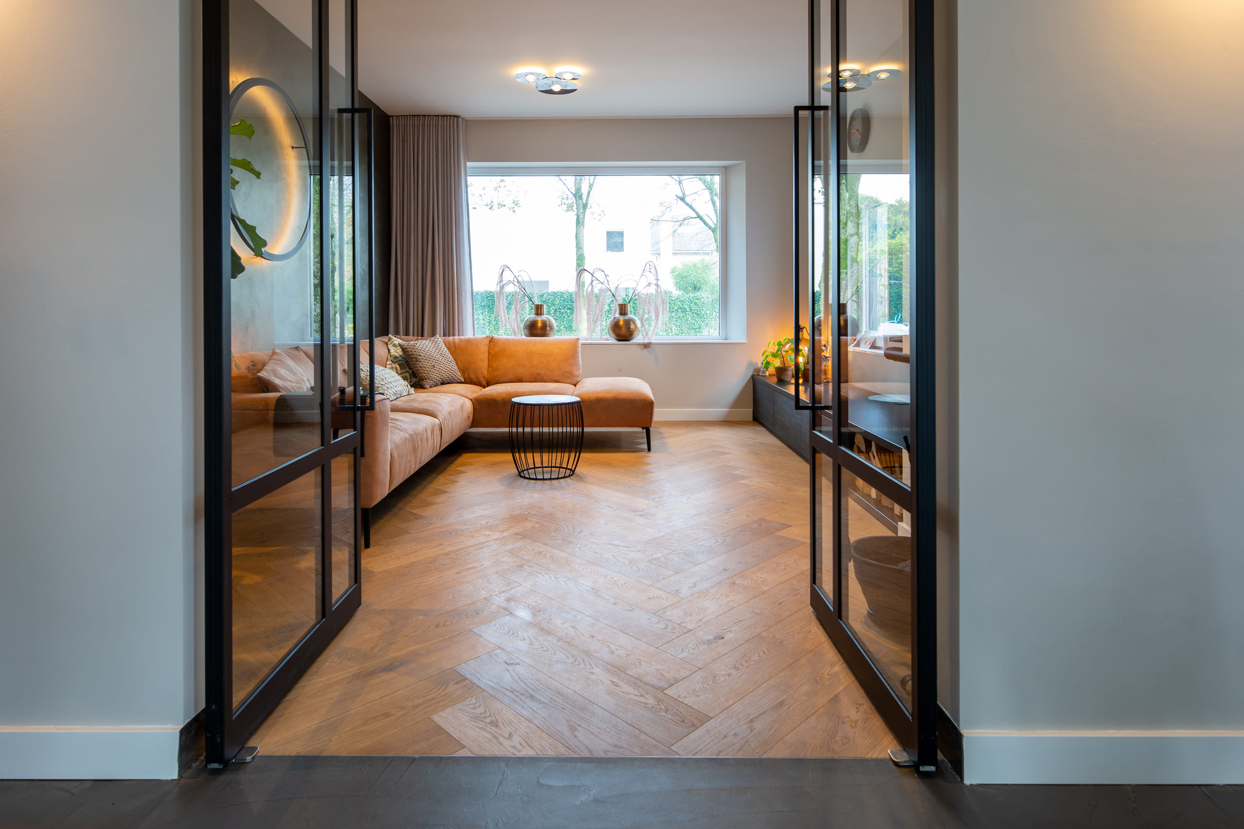 Vloerverwarming houten vloer, houten mloer met vloerverwarming, vloer met vloerverwarming laten leggen, vloerverwarming op houten vloer, De Paal Parket